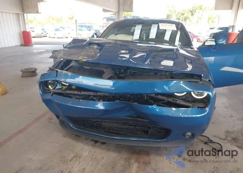2020 Dodge Challenger Sxt z USA, uszkodzony, nr VIN 2C3CDZAG6LH210656